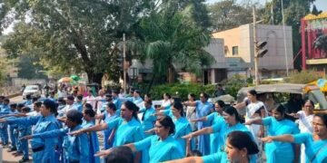 भिमा कोरेगाव शौर्य दिनानिमित्त समता सैनिक दलातर्फे डॉ. बाबासाहेब आंबेडकर यांच्या पुर्णाकृती पुतळ्यास अभिवादन.