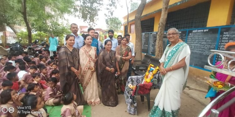 जि प उच्च प्राथमिक शाळा भंगाराम तळोधीत सावित्रीबाई फूले जयंती, मूख्याध्यापिका रेखाताई कारेकर यांचा निरोप समारंभ संपन्न.