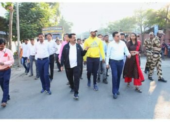 “वॉक विथ कमिशनर” संकल्पनेतून आयुक्त यांनी मॅक्सस मॉल ते माहेश्वरी भवन याठिकाणी केला पाहणी दौरा.