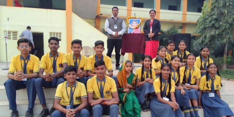 इन्फंट् जिजस इंग्लिश पब्लिक हायस्कूल राजुरा येथे क्रांतीज्योती सावित्रीबाई फुले यांची जयंती उत्साहात साजरी.