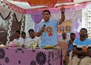 मल्लेरा येथील वजन गट कबड्डी सामन्याचे माजी आमदार दिपक दादा आत्राम यांच्या हस्ते उदघाटन.