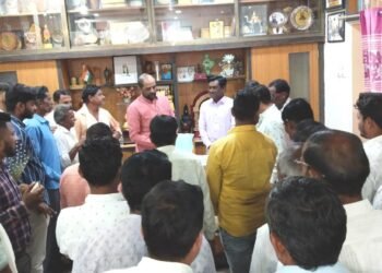 हंसराज अहीर यांच्या यशस्वी मध्यस्थीने कोलगाव शिवारातील 350 हेक्टर शेतजमिनींचे वेकोलिव्दारा लवकरच अधिग्रहण.