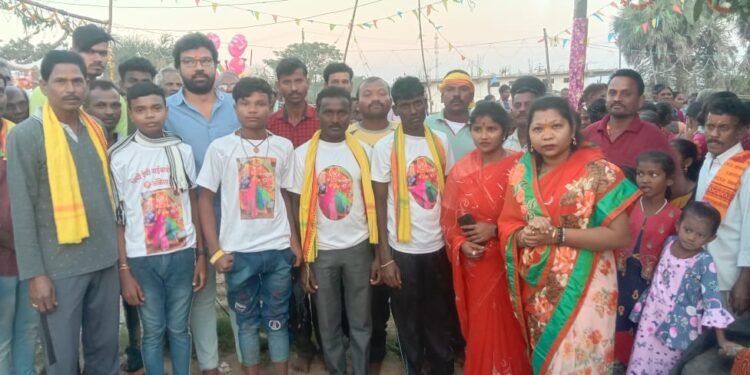 बोनालू उत्सवात माजी जि. प अध्यक्ष  भाग्यश्रीताई आत्राम यांची उपस्थिती.