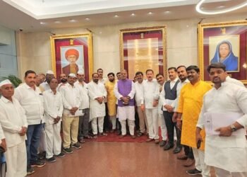 उद्योगमंत्री उदयजी सामंत यांच्या उपस्थितीत मंत्रालयात रांजणगाव व चाकण एमआयडीसी प्रकल्प बाधितांची बैठक.