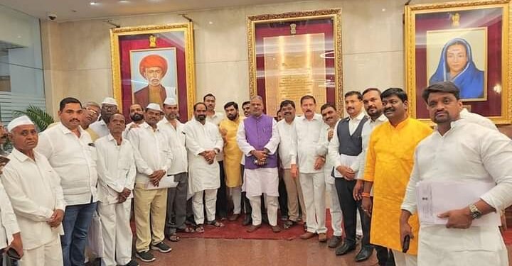 उद्योगमंत्री उदयजी सामंत यांच्या उपस्थितीत मंत्रालयात रांजणगाव व चाकण एमआयडीसी प्रकल्प बाधितांची बैठक.