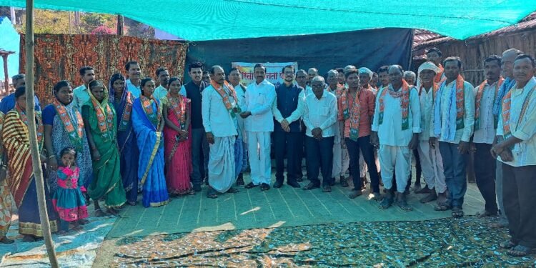 भारतीय जनता पक्षात जिवती तालुक्यातील विविध पक्षातील कार्यकर्त्यांनी केला प्रवेश.