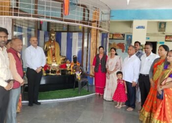 ज्ञानप्रभात विद्यामंदिर व विद्यालय पिंपरी चिंचवड येथे राष्ट्रमाता जिजाऊ व स्वामी विवेकानंद यांच्या जयंती साजरी.