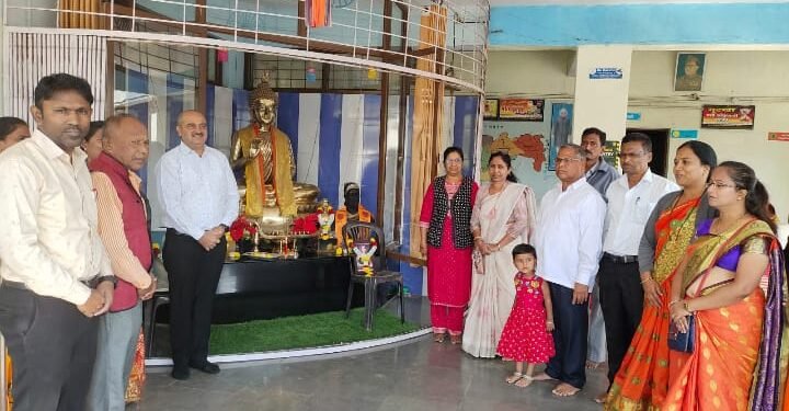 ज्ञानप्रभात विद्यामंदिर व विद्यालय पिंपरी चिंचवड येथे राष्ट्रमाता जिजाऊ व स्वामी विवेकानंद यांच्या जयंती साजरी.