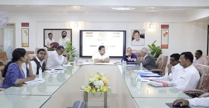 आरोग्य मंत्री डॉ. तानाजी सावंत यांनी घेतली गोवर प्रतिबंधक उपाययोजनां विषयी आढावा बैठक.