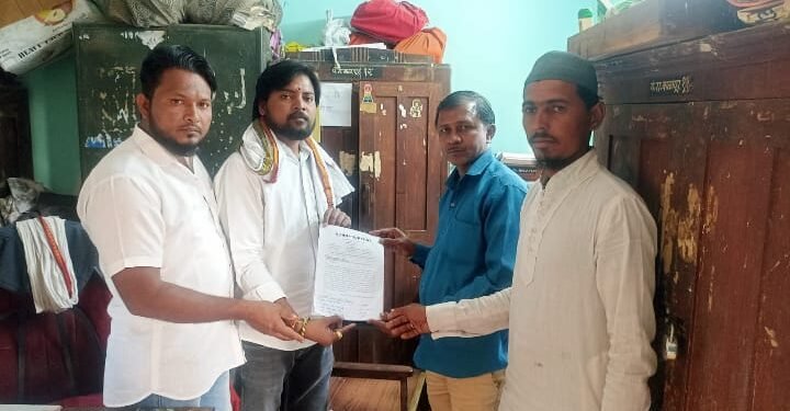 अकोला जिल्हातील शेळद ग्रामपंचायत परिसरातील जंगली रानडुकरे यांची विल्हेवाट लावा: शुभम तिडके