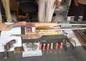 ठाण्यात अवैध देशी कट्टा आणि जिवंत काडतुस सह दोन परप्रांतीयांना पोलिसांनी केलं अटक.