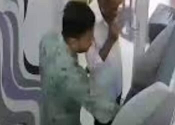 एटीएमची अदलाबदली करून लाखोंची फसवणूक करणारी सराईत गुन्हेगाराची टोळी जेरबंद.