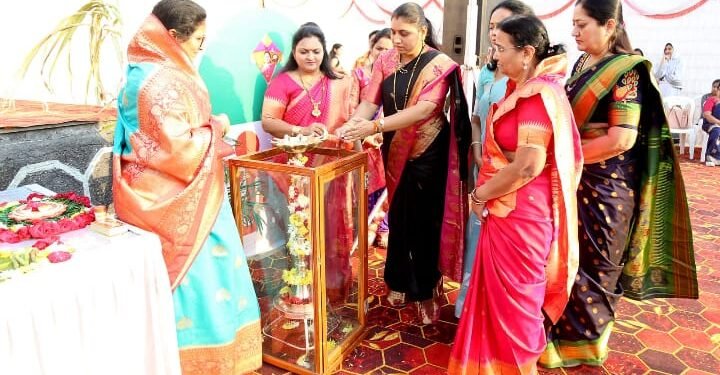 नारिशक्तीचा जागर भडगाव रोड येथे संक्रांती निमित्त आयोजित हळदी कुंकवाचा कार्यक्रमाचे आयोजन.