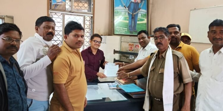 वाहतूक निरीक्षक अहेरी यांची बदली रद्द करा, एसटी कष्टकरी कामगार संघटनेची मागणी.