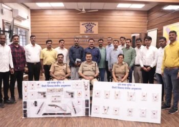 तळेगाव दाभाडे येथील भरदिवसा पडलेल्या दरोडयातील आरोपी गजाआड पिंपरी चिंचवड आयुक्तालय हददीतील १२ चैन स्नॅचिंगचे गुन्हे उघड