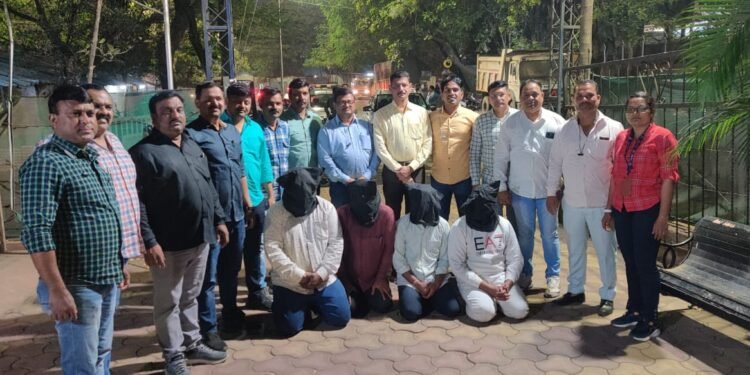 वानवडी पोलीस स्टेशन व युनिट-४ पुणे शहर यांची संयुक्तीक कामगिरी अपहरण करणारे व्यक्तीस व आरोपींना १२ ते १४ तासांत केले जेरबंद…