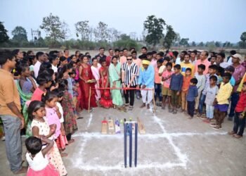 लगाम येते माजी पालकमंत्री अम्ब्रीशराव आत्राम यांच्या हस्ते भव्य क्रिकेट सामन्यांचे उद्घाटन.