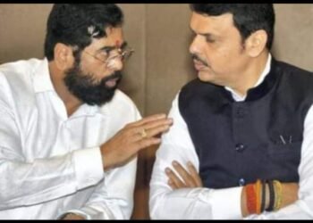 शिंदे-फडणवीस सरकार लवकरच कोसळणार; महविकास आघाडीच्या नेत्यांनी दिल्या तारखा.