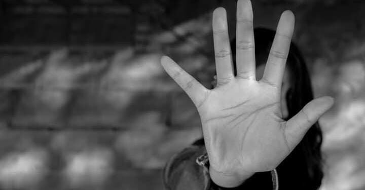 नाव परमेश्वर पण काम सैतानाचं, तुला आयुष्यभर सांभाळतो म्हणत विवाहितेवर केले अत्याचार