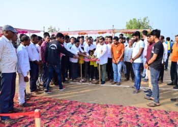 मूलचेरा तालुक्यातील मलेझेरी येथे भव्य कबड्डी स्पर्धेचे उद्घाटन अम्ब्रिशराव आत्राम माजी राज्यमंत्री यांच्या हस्ते संपन्न.