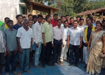 अतिसंवेदनशील ‘गुंडम’ या गावातील ग्रामस्थांसोबत माजी आमदार दिपक दादा आत्राम यांनी साधला संवाद