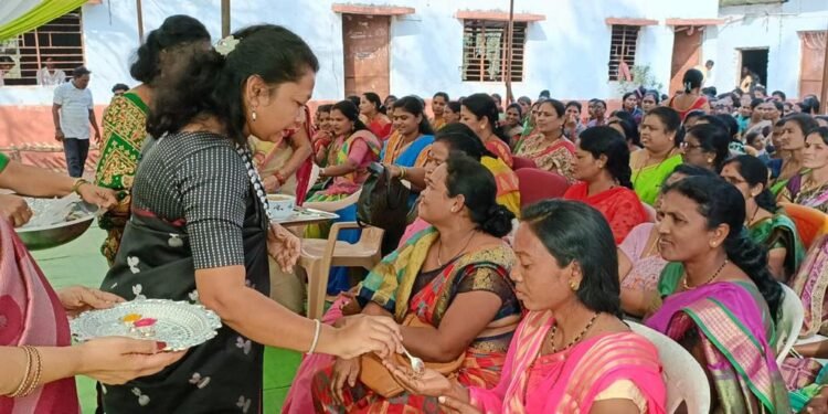 भाग्यश्रीताई आत्राम यांच्या हळदी कुंकू कार्यक्रमाला महिलांचा उदंड प्रतिसाद, एटापल्ली येथे विविध स्पर्धांचे आयोजन.