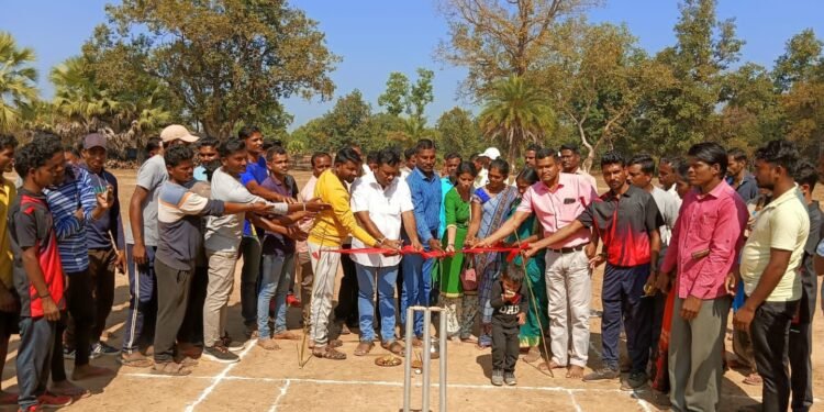 भामरागड तालुक्यातील येचली (बासागुडा) येथे   जय माँ मदनागिरी युवा क्रीडा मंडळाकडून क्रिकेट स्पर्धेचे आयोजन.