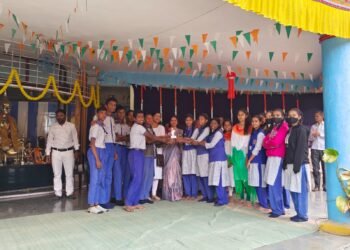 डॉ. बाबासाहेब आंबेडकर म. फुले ट्रस्टचे, ज्ञानप्रभात विद्यामंदिर व विद्यालयात प्रजासत्ताक दिन उत्साहात साजरा.