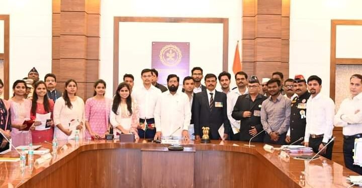 सहाय्यक मोटर वाहन निरीक्षक म्हणून निवड झालेल्या उमेदवारांना प्रजासत्ताक दिनाच्या मुहूर्तावर नियुक्तीपत्रे प्रदान.