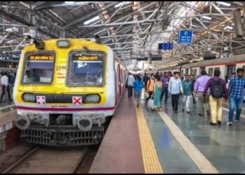 मुंबई मध्ये लोकल ट्रेनचा मेगा ब्लॉक ! मुंबईकरांनो रेल्वेने प्रवास करायचा अगोदर वाचून घ्या ही बातमी.