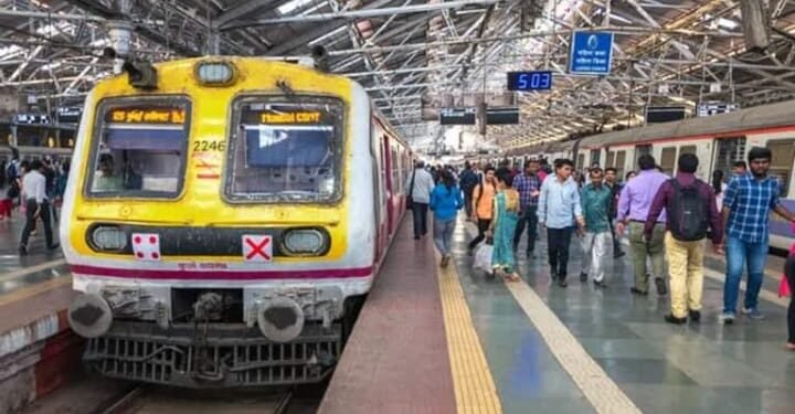 मुंबई मध्ये लोकल ट्रेनचा मेगा ब्लॉक ! मुंबईकरांनो रेल्वेने प्रवास करायचा अगोदर वाचून घ्या ही बातमी.