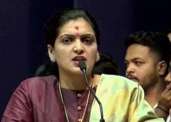 भाजप नेत्यांवर आचारसंहिता भंग केल्याचे गुन्हे दाखल करा, राष्ट्रवादी काँग्रेसच्या नेत्या रुपाली ठोंबरे यांची मागणी.