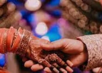 सोलापूर मध्ये वधू – वर सूचक केंद्राकडून अनेक युवकाची फसवणूक, पोलिसांनी संचालकांना घेतल ताब्यात.