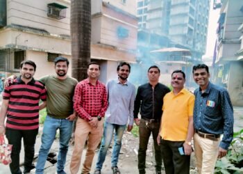 मिरा भाईंदर महानगर पालिकेचे नगरसेवक दौलत गजरे यांच्या प्रयत्नाने विनय नगर झाले साफ आणि सुंदर.