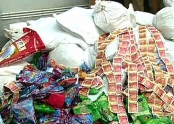 दरोडा विरोधी पथकाकडून गुटखा पूरवठा करणाऱ्या ०५ आरोपींना अटक करून, त्यांचेकडून कि.रु. ४३,०३, २००/- चा गुटखा व कि.रु. १५,००,०००/- रू चा ०१ आयशर टेम्पो व ०१ महिंद्रा पिकअप जप्त.