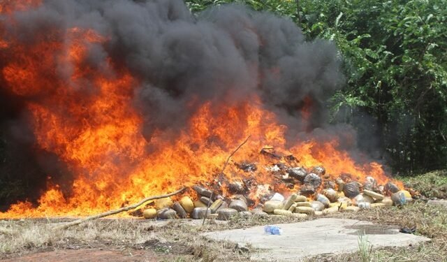 पुणे शहर पोलीस आयुक्त कार्यक्षेत्रातील १६ पोलीस ठाणे मध्ये जप्त करण्यात आलेले कोटयावधी रुपयांचे अंमली पदार्थ राजणगांव येथील एमईपीएल कंपनीचे भट्टी मध्ये नाश