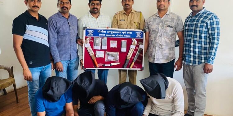 लोणीकाळभोर पोलीस स्टेशनच्या सतर्कतेमुळे, सुपारी देऊन कुविख्यात टोळीकडून होणारे साक्षीदारांचे खुनाचा कट उधळला व दोघांचा जिव वाचला.