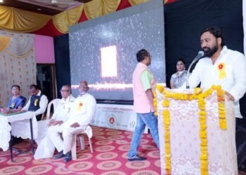 हॉली क्रॉस स्कूल हिंगणघाट येथे सांस्कृतिक कार्यक्रम उत्साहातपूर्ण वातावरणात साजरा.