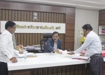 अंबरनाथ व उल्हासनगर मधिल विविध विकास कामांसंदर्भात ठाणे जिल्हाधिकारी शिनगारे यांची संतोष जाधव यांनी घेतली भेट.