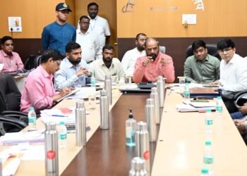 केपीसीएलने प्रकल्पग्रस्तांच्या प्रलंबित जमिनीचा मोबदला 150 कोटी येत्या सहा महिन्यात द्यावे :राष्ट्रीय मागासवर्गीय आयोगाचे अध्यक्ष हंसराज अहिर