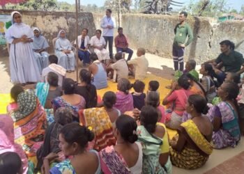 गोलाकर्जी येथे लोक समग्रह समाज सेवा संस्था आणि मानोस युनिदास आ सी सी सेवासदन हास्पिटल यांच्या संयुक्त विध्यमाने मोफत आरोग्य तपासणी शिबिर