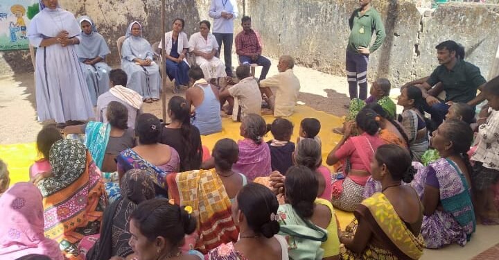 गोलाकर्जी येथे लोक समग्रह समाज सेवा संस्था आणि मानोस युनिदास आ सी सी सेवासदन हास्पिटल यांच्या संयुक्त विध्यमाने मोफत आरोग्य तपासणी शिबिर