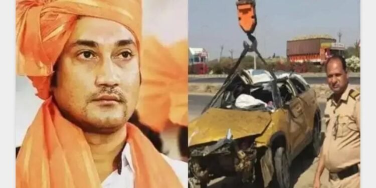 सोलापूर-धुळे महामार्गावर भीषण अपघातात आमदार संदिप क्षीरसागर यांच्या मामाचा जागीच मृत्यू.