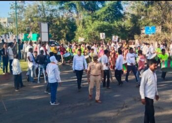 ढोल ताशाच्या गजरात माजी गृहमंत्री अनिल देशमुख यांचे डॉ. आंबेडकर नागपुर आंतरराष्ट्रीय विमानतळावर भव्य स्वागत.