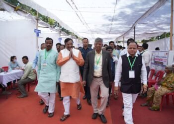 धनोजे कुणबी समाजाच्या वतीने आयोजीत “कृषी महोत्सवाचे” वन मंत्री. मुनंटीवार याच्या हस्ते झाले थाटात उदघाटन.