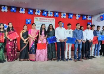 राजुरा येथ इन्फंट कॉन्व्हेंट येथे निरोप समारंभाचे उत्साहपूर्ण वातावरणात आयोजन.