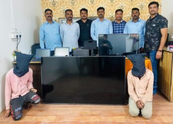 घरफोडी करणाऱ्या अट्टल चोरांना लोणीकाळभोर पोलीसांनी ठोकल्या बेडचा