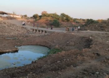 कळमेश्वर गोवरी नदीवरचा पूल कंत्राटदाराने अर्ध्यातच काम बंद करुन पोबारा, अजून किती बळी घेणार प्रशासन?