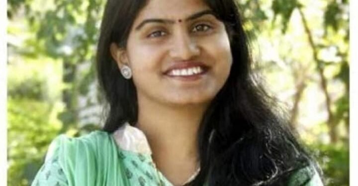 बीडचे जिल्हाधिकारी राधा बिनोद शर्मा यांची बदली, आता नवीन जिल्हाधिकारी दीपा मुधोळ मुंडे.