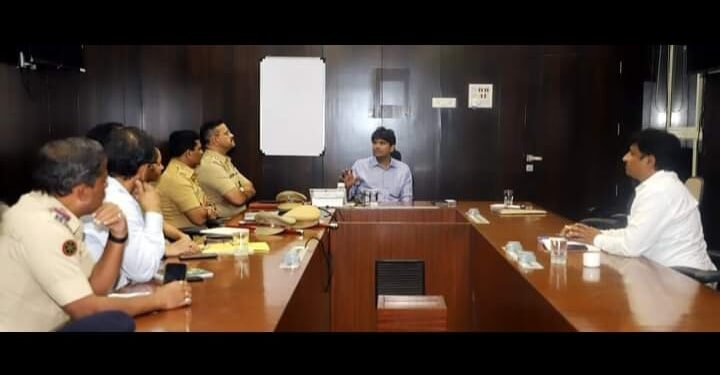 ठाणे रेल्वेस्थानक परिसर सुरक्षित ठेवण्यासाठी पोलीसांचेही सहकार्य अपेक्षित: आयुक्त अभिजीत बांगर.